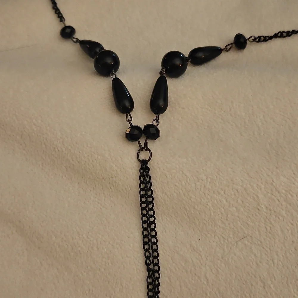 3/$30 Vintage Black Beaded Chain Negligee Necklace